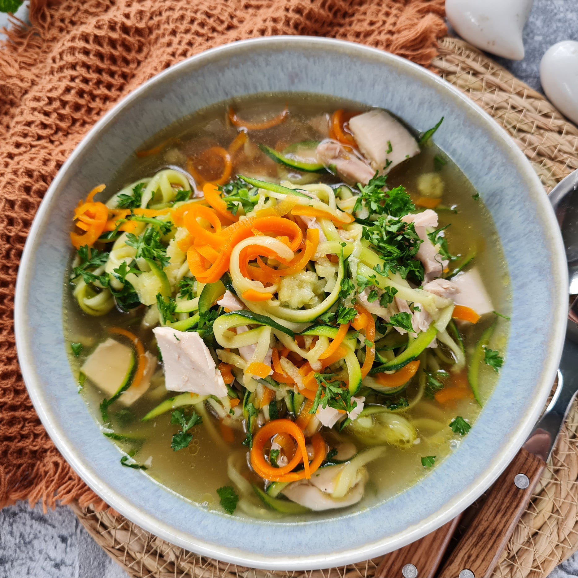 Möhren-Zoodle-Hähnchen-Topf mit dem WunderZoodler - Wundermix GmbH